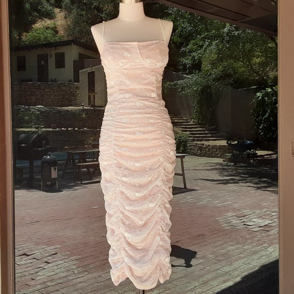 For Love And Lemons Dresses & Skirts - NWT FOR LOVE & LEMONS JAIME KING IVORY LACE ANA SHEATH DRESS